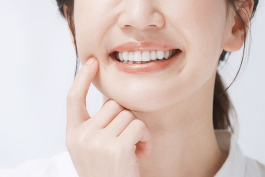  守山市の歯医者白い歯